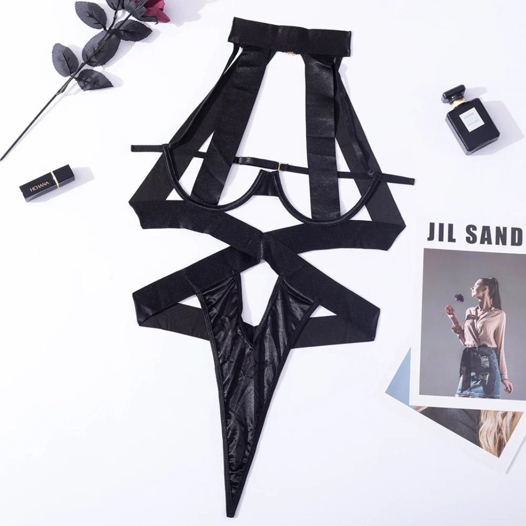 Blackout | Cut out halterneck-body