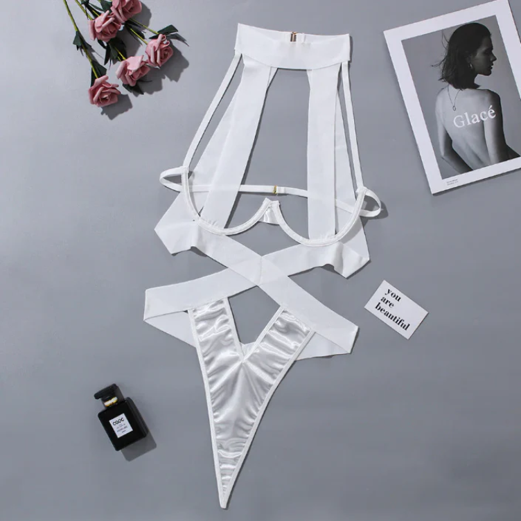 Blackout | Cut out halterneck-body